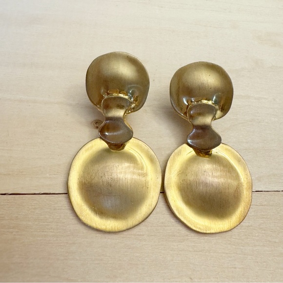 Retro Chic Jewelry - Retro Statement Chunky Clip On Earrings Gold Tone